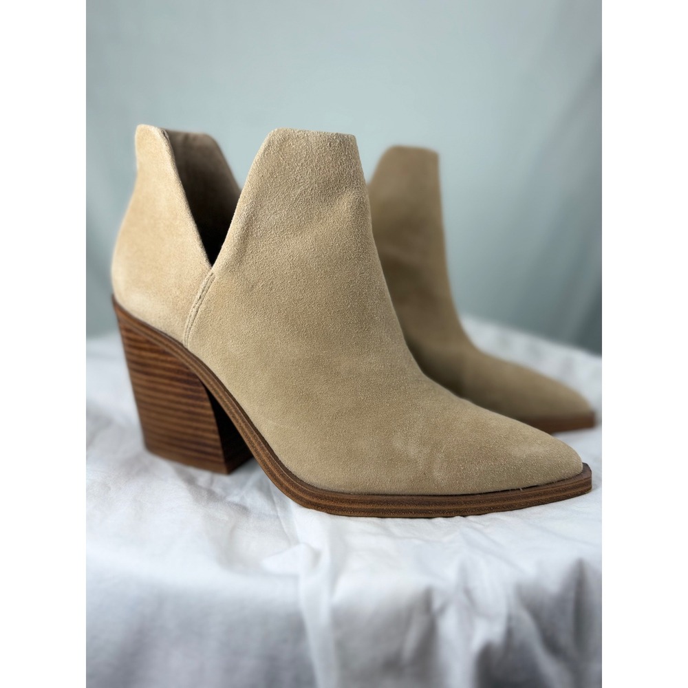 Vince Camuto Tan Suede V-Cut Pointed Toe Ankle Booties Stacked Block Heel